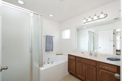 House in Davenport, Florida 6 bedrooms, 332.5 sq.m. № 1369610 - photo 21