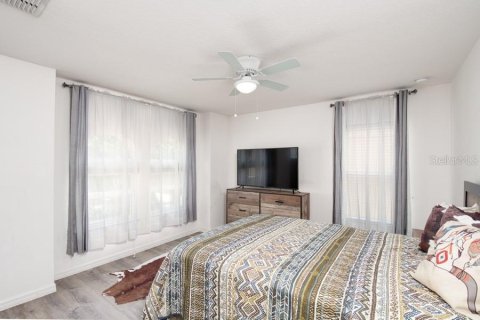 House in Davenport, Florida 6 bedrooms, 332.5 sq.m. № 1369610 - photo 27