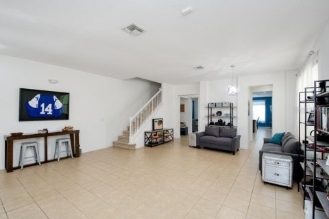 House in Davenport, Florida 6 bedrooms, 332.5 sq.m. № 1369610 - photo 6