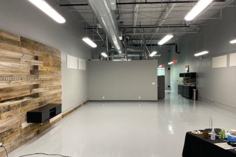 Immobilier commercial à vendre à Dania Beach, Floride № 2045182 - photo 13