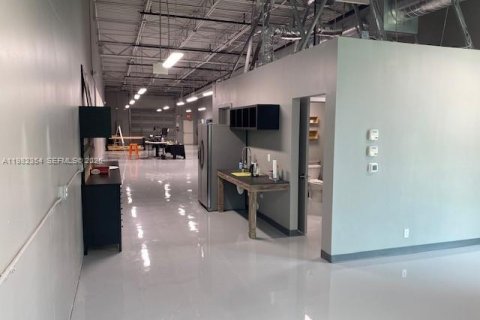 Immobilier commercial à vendre à Dania Beach, Floride № 2045182 - photo 21