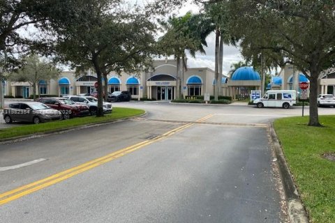Immobilier commercial à vendre à Dania Beach, Floride № 2045182 - photo 2