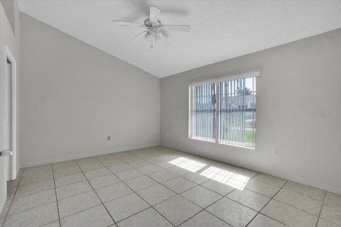 Villa ou maison à louer à Davenport, Floride: 4 chambres, 183.11 m2 № 2167260 - photo 7