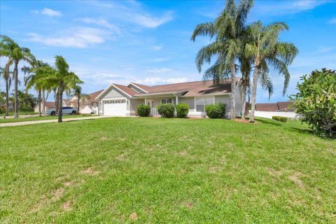 Villa ou maison à louer à Davenport, Floride: 4 chambres, 183.11 m2 № 2167260 - photo 2