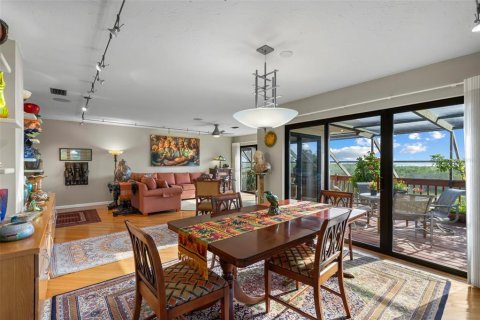 House in Palmetto, Florida 4 bedrooms, 256.41 sq.m. № 2215974 - photo 21