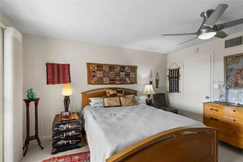 House in Palmetto, Florida 4 bedrooms, 256.41 sq.m. № 2215974 - photo 10