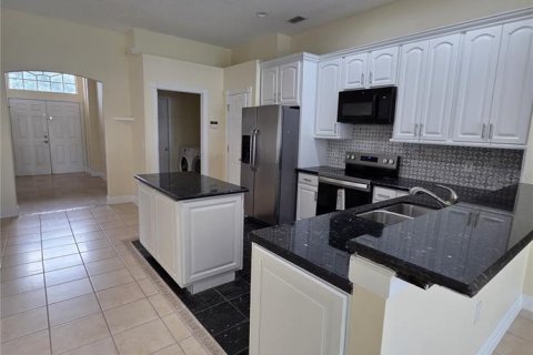 House in Davenport, Florida 3 bedrooms, 173.82 sq.m. № 1900167 - photo 2