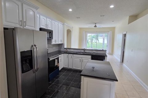 House in Davenport, Florida 3 bedrooms, 173.82 sq.m. № 1900167 - photo 3