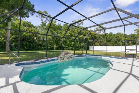 House in Palm Coast, Florida 4 bedrooms, 142.14 sq.m. № 1907445 - photo 2