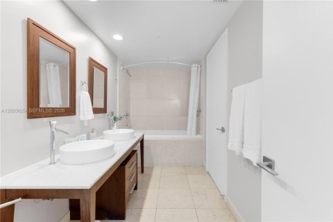 Купить кондоминиум в Майами, Флорида 1 спальня, 83.43м2, № 2090050 - фото 18