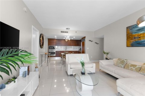 Купить кондоминиум в Майами, Флорида 1 спальня, 83.43м2, № 2090050 - фото 9
