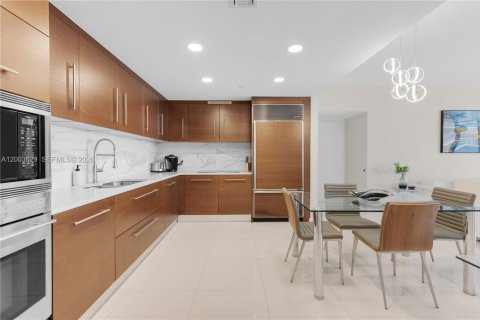 Купить кондоминиум в Майами, Флорида 1 спальня, 83.43м2, № 2090050 - фото 12