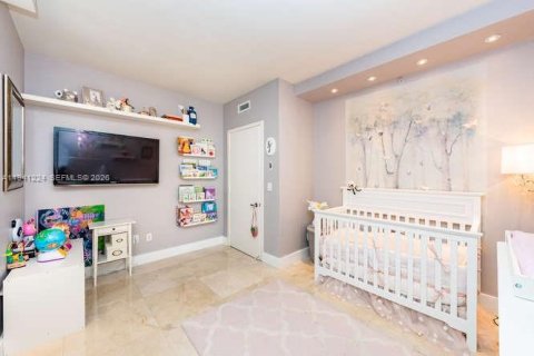 Condo in Miami, Florida, 2 bedrooms  № 1998849 - photo 21