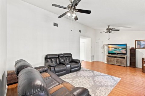Villa ou maison à vendre à North Port, Floride: 3 chambres, 116.31 m2 № 2322344 - photo 8