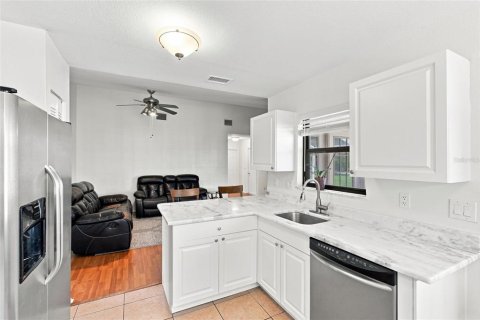 Villa ou maison à vendre à North Port, Floride: 3 chambres, 116.31 m2 № 2322344 - photo 12