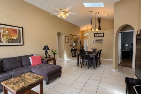 Villa ou maison à vendre à Kissimmee, Floride: 4 chambres, 163.51 m2 № 2399030 - photo 4