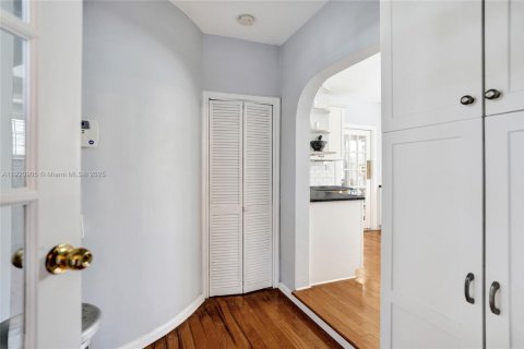 Villa ou maison à louer à Hollywood, Floride: 4 chambres, 221.11 m2 № 2018381 - photo 18