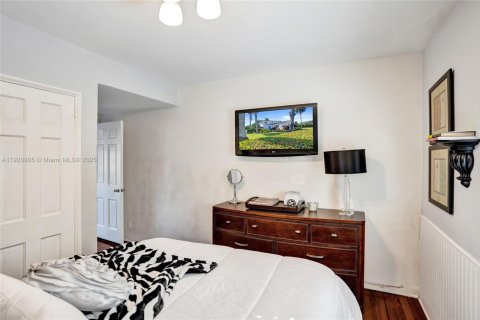 Villa ou maison à louer à Hollywood, Floride: 4 chambres, 221.11 m2 № 2018381 - photo 20