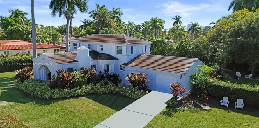 Villa ou maison à Hollywood, Floride 4 chambres, 221.11 m2 № 2018381