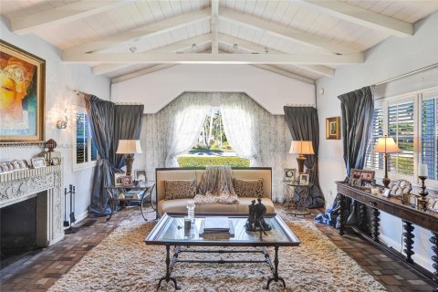 Villa ou maison à louer à Hollywood, Floride: 4 chambres, 221.11 m2 № 2018381 - photo 8