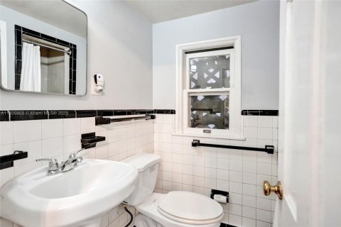 Villa ou maison à louer à Hollywood, Floride: 4 chambres, 221.11 m2 № 2018381 - photo 23