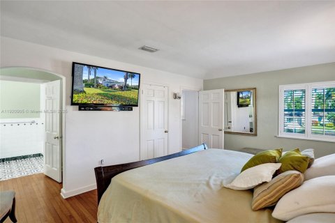 Villa ou maison à louer à Hollywood, Floride: 4 chambres, 221.11 m2 № 2018381 - photo 19
