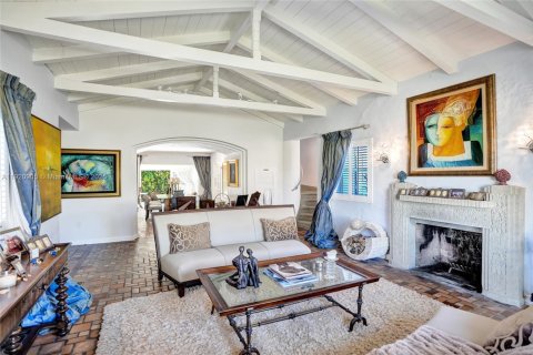 Villa ou maison à louer à Hollywood, Floride: 4 chambres, 221.11 m2 № 2018381 - photo 6