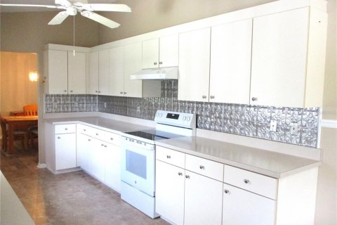 House in Dunnellon, Florida 2 bedrooms, 155.33 sq.m. № 1789016 - photo 6