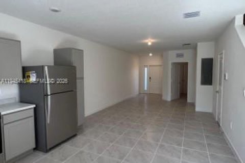 Adosado en venta en Florida City, Florida, 3 dormitorios, 127.83 m2 № 2001825 - foto 17