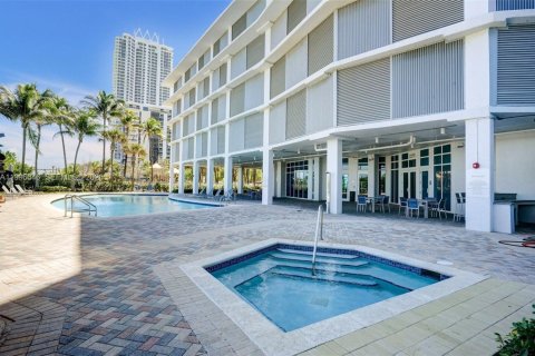 Купить кондоминиум в Майами-Бич, Флорида 1 спальня, 61.97м2, № 2058675 - фото 16