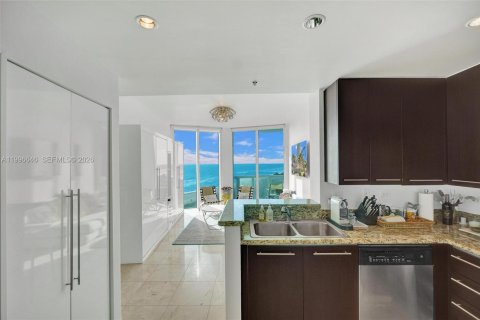 Купить кондоминиум в Майами-Бич, Флорида 1 спальня, 61.97м2, № 2058675 - фото 3