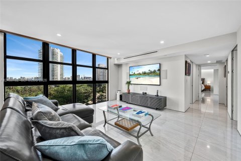 Condominio en venta en Miami Beach, Florida, 3 dormitorios, 221.85 m2 № 2424444 - foto 2