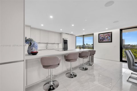 Condominio en venta en Miami Beach, Florida, 3 dormitorios, 221.85 m2 № 2424444 - foto 19