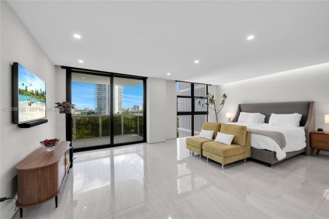 Condominio en venta en Miami Beach, Florida, 3 dormitorios, 221.85 m2 № 2424444 - foto 24