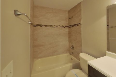 Casa en alquiler en Valrico, Florida, 3 dormitorios, 138.8 m2 № 1884413 - foto 13