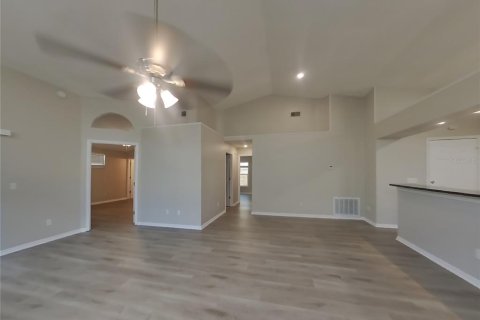 Casa en alquiler en Valrico, Florida, 3 dormitorios, 138.8 m2 № 1884413 - foto 4