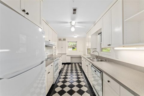 Купить виллу или дом в Гейнсвилл, Флорида 4 комнаты, 155.98м2, № 1827078 - фото 24