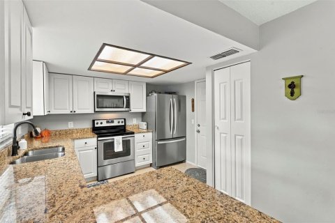 Villa ou maison à vendre à New Port Richey, Floride: 2 chambres, 117.8 m2 № 2394183 - photo 15