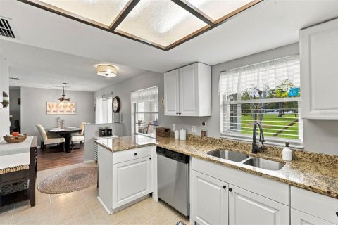 Villa ou maison à vendre à New Port Richey, Floride: 2 chambres, 117.8 m2 № 2394183 - photo 19