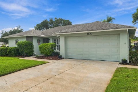 Villa ou maison à vendre à New Port Richey, Floride: 2 chambres, 117.8 m2 № 2394183 - photo 2