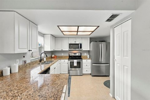 Villa ou maison à vendre à New Port Richey, Floride: 2 chambres, 117.8 m2 № 2394183 - photo 16