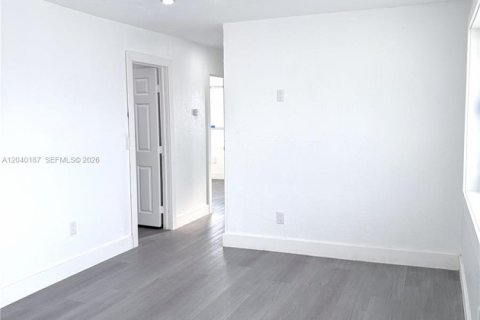 House in Homestead, Florida 3 bedrooms, 180.23 sq.m. № 2086445 - photo 4