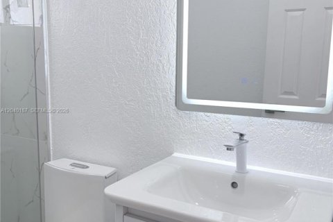 House in Homestead, Florida 3 bedrooms, 180.23 sq.m. № 2086445 - photo 20