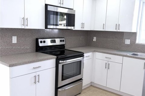 House in Homestead, Florida 3 bedrooms, 180.23 sq.m. № 2086445 - photo 11