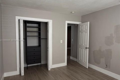 House in Miami, Florida 2 bedrooms, 95.88 sq.m. № 1997545 - photo 6