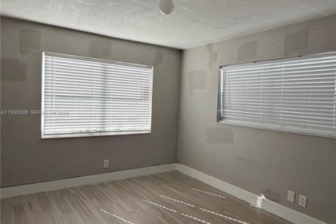 House in Miami, Florida 2 bedrooms, 95.88 sq.m. № 1997545 - photo 5