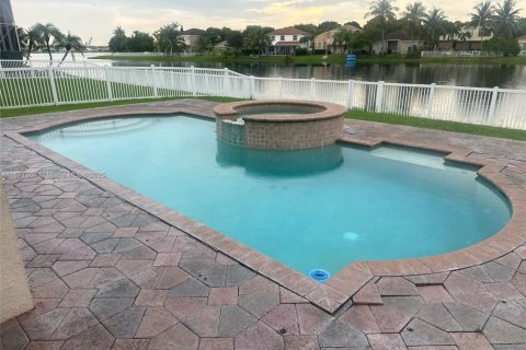 Casa en venta en Miramar, Florida, 4 dormitorios, 295.8 m2 № 1922786 - foto 5