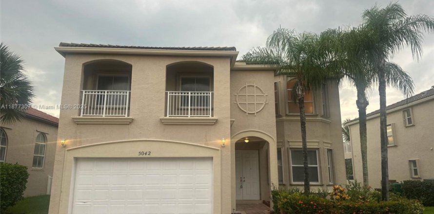 Casa en Miramar, Florida 4 dormitorios, 295.8 m2 № 1922786