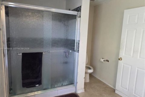 House in Port St. Lucie, Florida 4 bedrooms, 217.39 sq.m. № 2027275 - photo 16