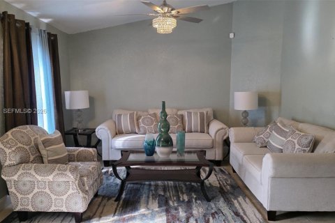 House in Port St. Lucie, Florida 4 bedrooms, 217.39 sq.m. № 2027275 - photo 5